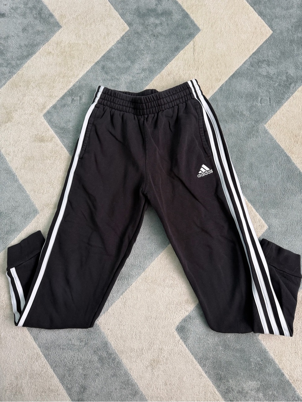 Boys Adidas Sweatpants Joggers Black Size M (10-12)